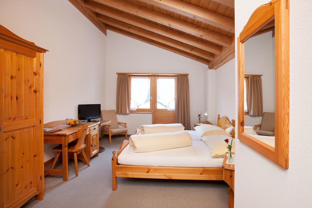 Hotel Pez Regina Lumbrein Δωμάτιο φωτογραφία